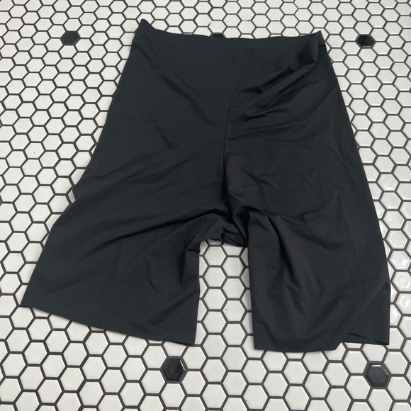 Spanx Shapewear shorts Europe size 40 or medium - Picture 1 of 4